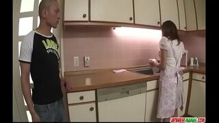 Вакабаяси кычылтмы сиська Хикару кого ӹшке манын, шакталтен член доно