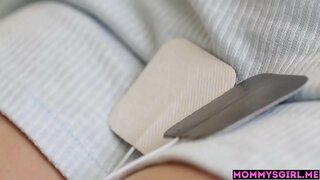 ���రో తల్లి మరియు ఆమె tighty అమ్మాయి తృప్తి ప్రతి ఇతర